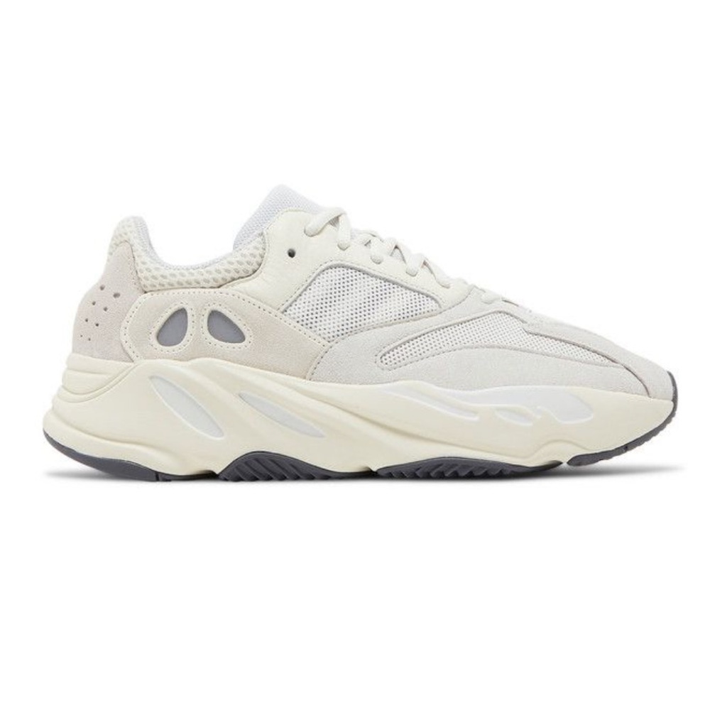 Yeezy Boost 700 Analog